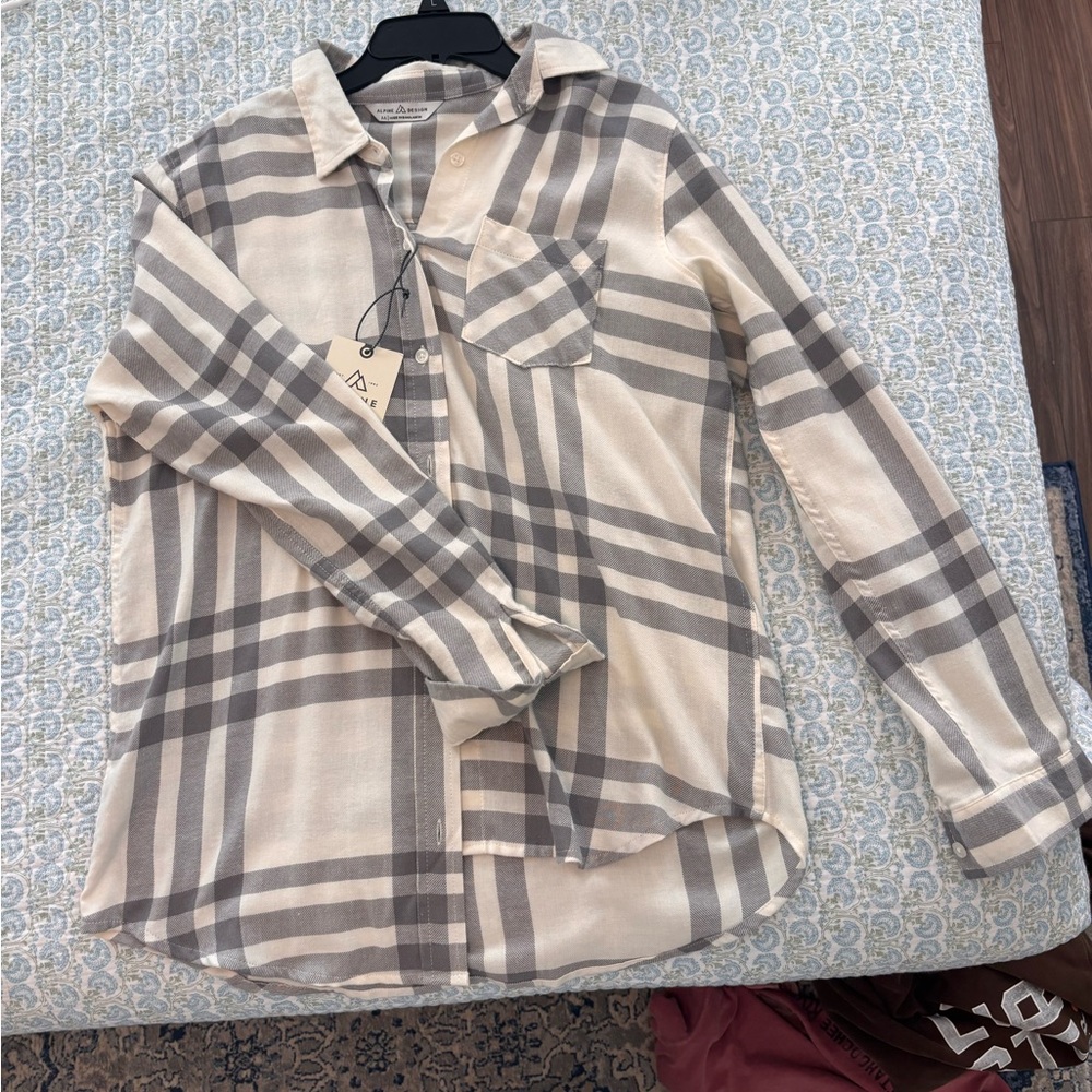 Plaid Button-Up Shirt in Beige and Gray